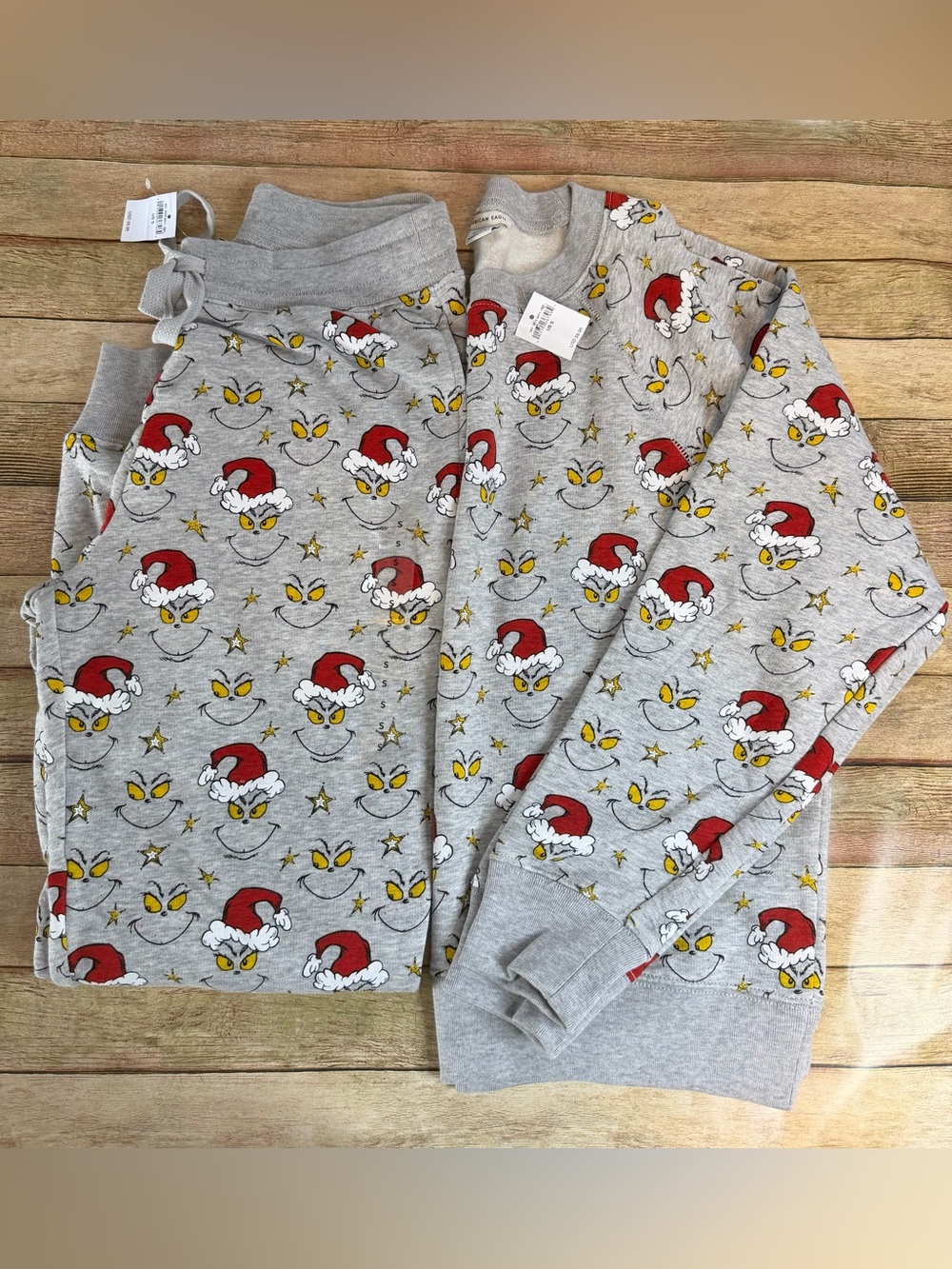 American Eagle Outfitters Gray Pajama Set with Red Santa Hat Grinch Print